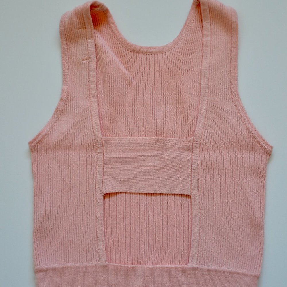 Cropped Ribbed Tank Top - Picture 6 of 10